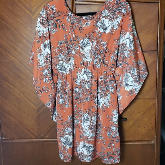 Floral Tunic Shirt - Picture 7 of 7